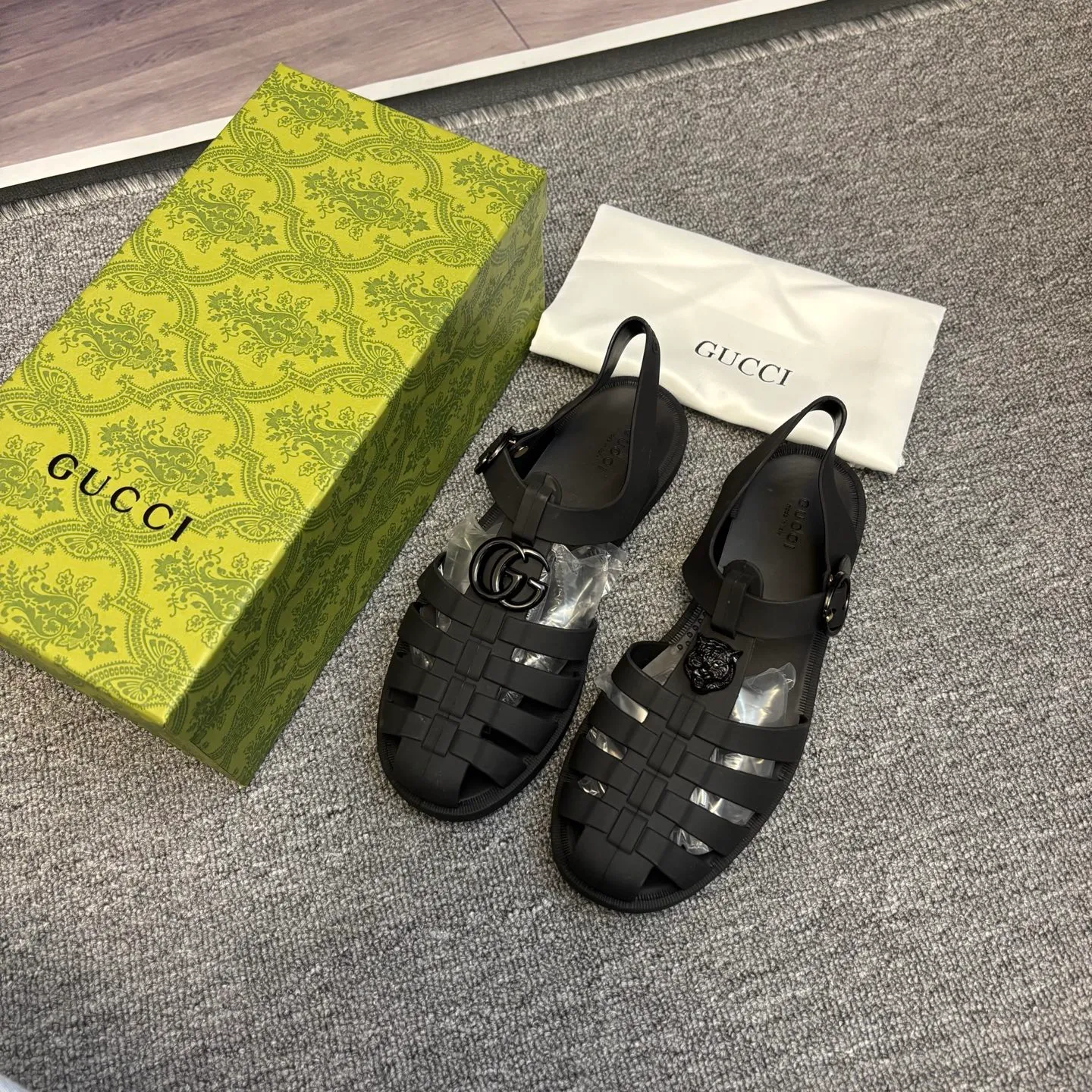 Men's shoes 260💰 [Gucci] Counter quality, top-quality original goods, real photos! Original TPU material, fine workmanship, comfortable; genuine 1:1 replica Size: 36 ~ 46